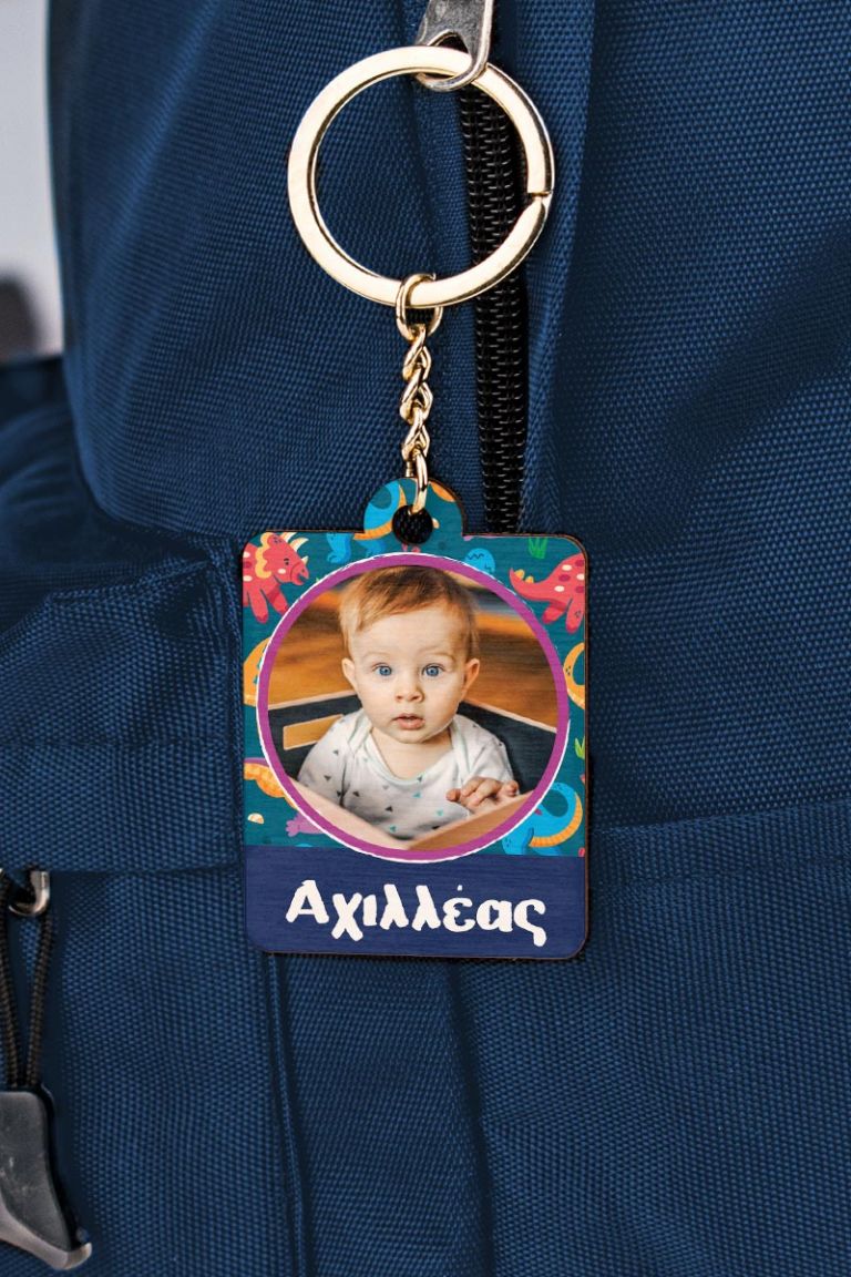 myikona-back-to-school-mprelok-tsantas-wood-frame-bp-c-dino-photo