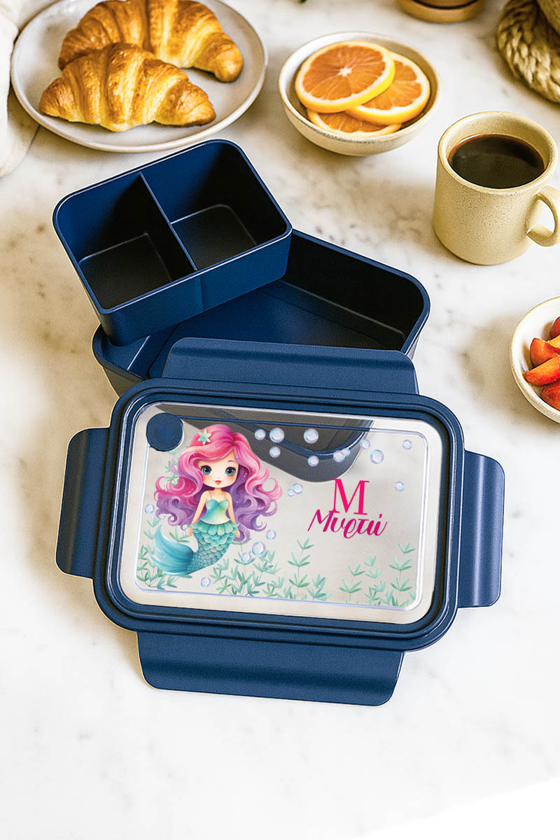 3-mykona-fagitodoxeio-lunchbox-me-ektipwsi-onoma-afierosi-blue-j-016 Δοχείο Φαγητού Παιδικό, Μπλε με Όνομα και Γοργόνα σε Βυθό
