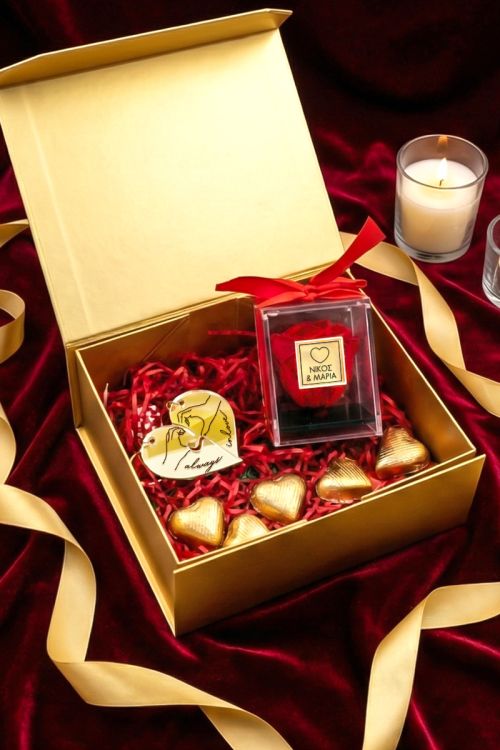 Love Box Δώρου με Τριαντάφυλλο, 2 Μπρελόκ, Γλυκά & Μπαλόνια
