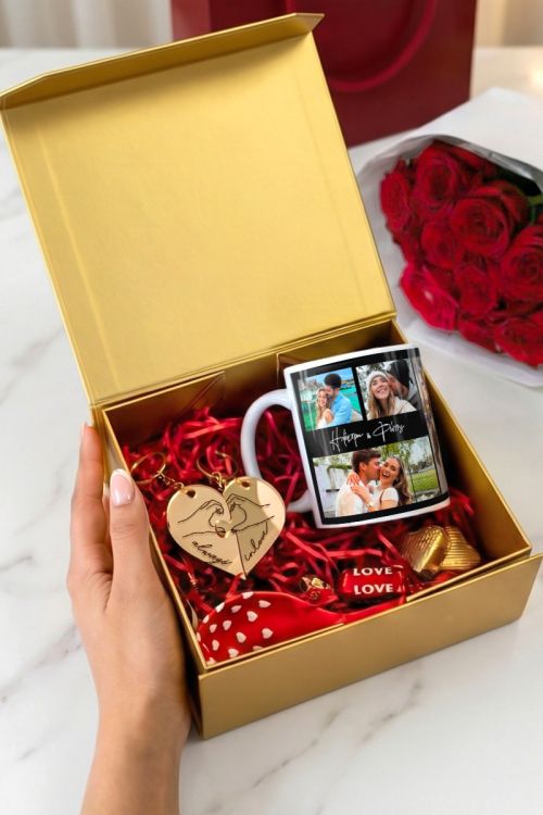 Love Kit για Ερωτευμένους με Κούπα, 2 Μπρελόκ, Γλυκά & Μπαλόνια