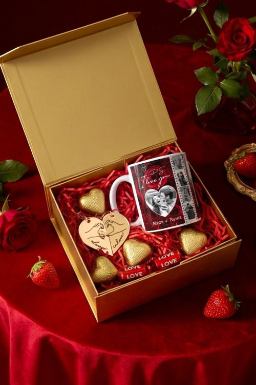 Πολυτελές Love Box με Κούπα, 2 Μπρελόκ, Γλυκά & Μπαλόνια