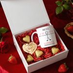 1-set-dwrou-gia-zeugaria-valentinos-koupa-mprelok-white-d-0006