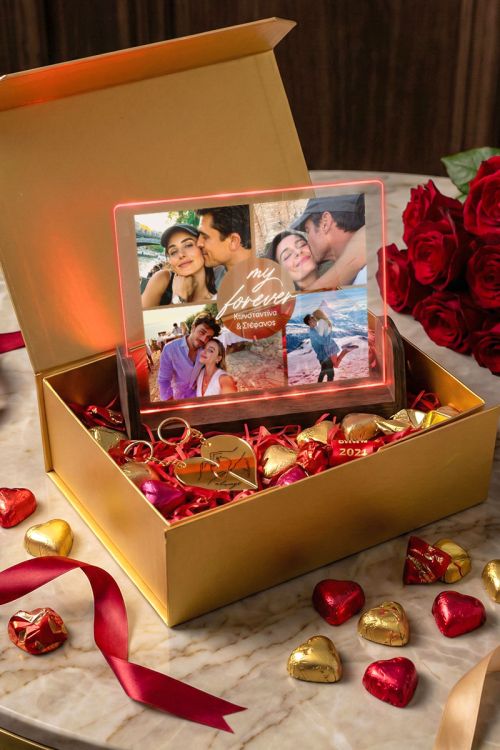 Exclusive Love Box με Φωτιστικό, 2 Μπρελόκ, Γλυκά & Μπαλόνια
