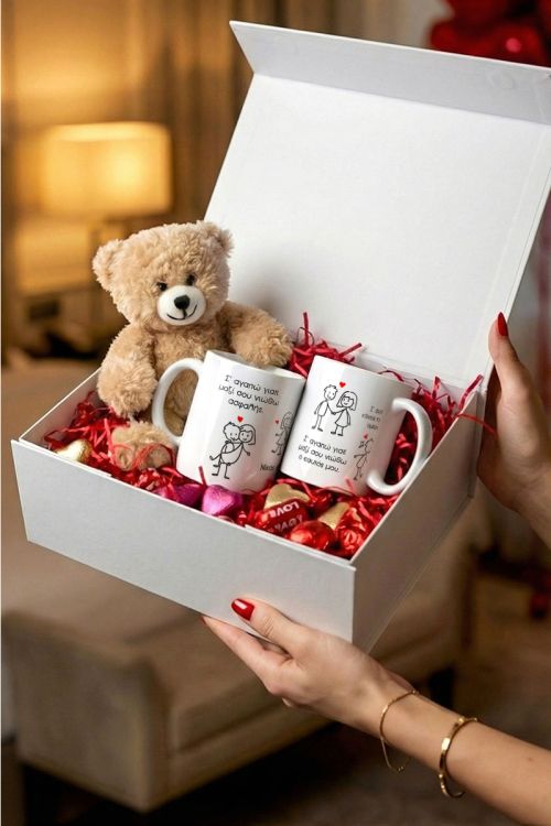 Love Box Δώρου με 2 Κούπες, Αρκουδάκι, Γλυκά & Μπαλόνια