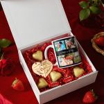 1-set-dwrou-gia-zeugaria-valentinos-koupa-mprelok-white-a-0009