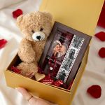 Premium Love Kit με Κορνίζα, Αρκουδάκι, Γλυκά & Μπαλόνια