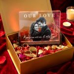 Πολυτελές Love Kit με Φωτιστικό, 2 Μπρελόκ, Γλυκά & Μπαλόνια