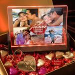 Exclusive Love Box με Φωτιστικό, 2 Μπρελόκ, Γλυκά & Μπαλόνια
