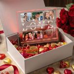 Love Box Ερωτευμένων με Φωτιστικό, 2 Μπρελόκ, Γλυκά & Μπαλόνια