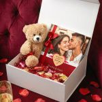 1-set-dwrou-megalo-gia-zeugaria-valentinos-arkoudaki-photobook-white-b