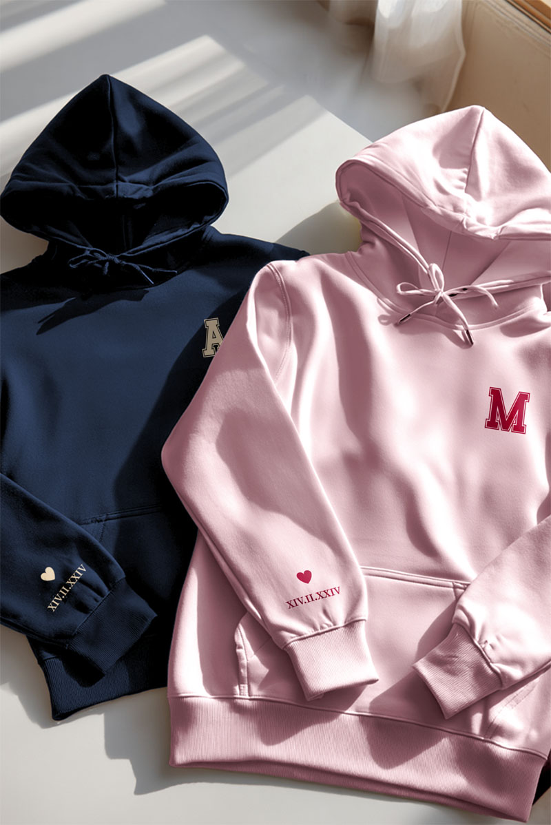matching-hoodie-set-gia-zeugaria-me-ektipwsi-mple-roz-b-0002-3 2 Matching Hoodies με Μονογράμματα, Δώρο Valentines Day