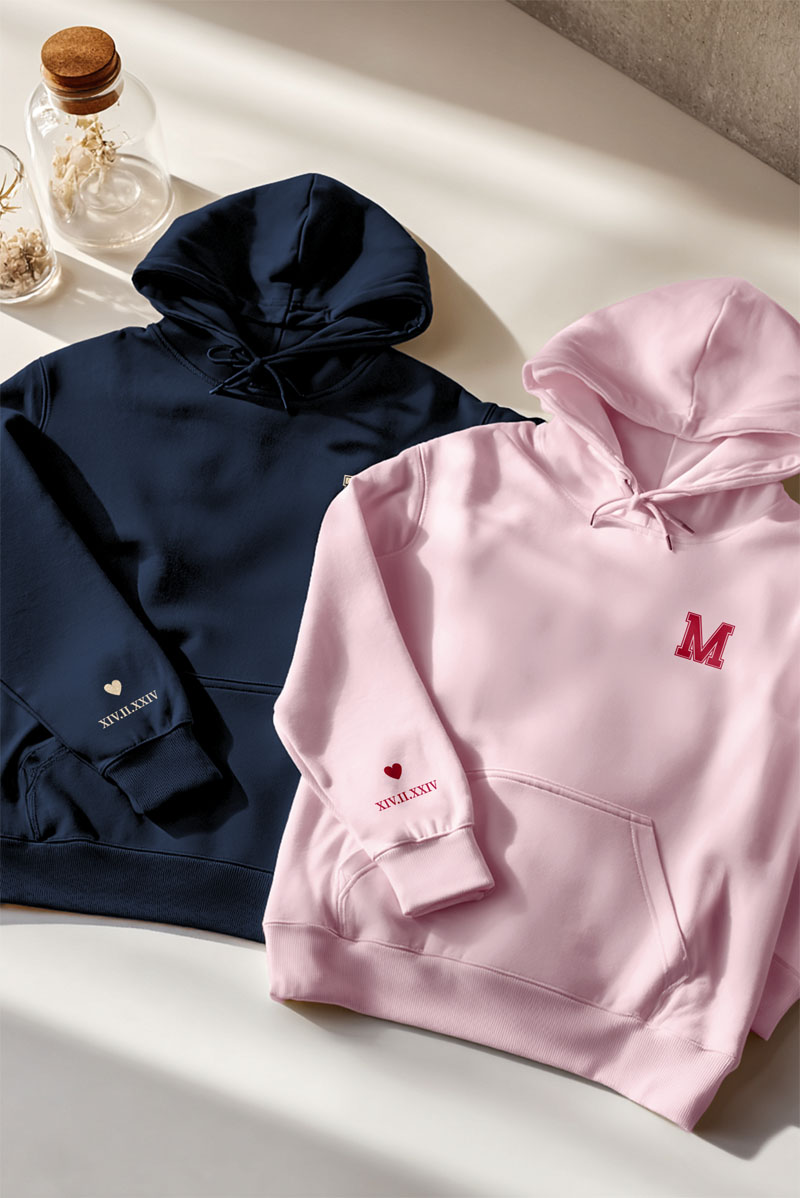matching-hoodie-set-gia-zeugaria-me-ektipwsi-mple-roz-d-0002-4 2 Matching Hoodies με Μονογράμματα, Δώρο Valentines Day