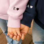 matching-hoodie-set-gia-zeugaria-me-ektipwsi-mple-roz-e-0004-1