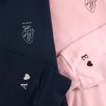 matching-hoodie-set-gia-zeugaria-me-ektipwsi-mple-roz-e-0004-1