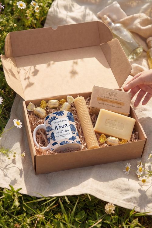 Luxury Πασχαλινό Gift Box Νονάς με Κούπα, Σαπούνι & Λαμπάδα