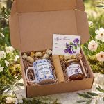 Luxury Gift Box Νονάς με Κούπα, Μέλι & Λαμπάδα - Πασχαλινό Set