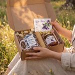 Premium Πασχαλινό Σετ Νονάς Κούπα, Μέλι, Λαμπάδα & Honey Dipper