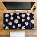 Deskmat XXL Αντιολισθητικό με Μαργαρίτες & Μονόγραμμα