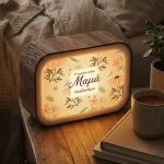Lightbox Δώρο για Μαμά με Όνομα & Κομψό Floral Design