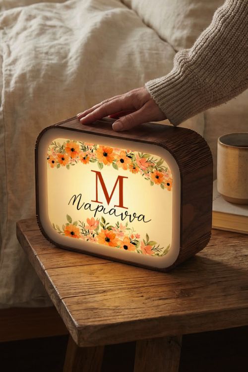 Lightbox Προσωποποιημένο με Μονόγραμμα & Σχέδιο Λουλούδια