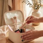 myikona-premium-tsantaki-makeup-bag-beige-l-0047-1.jpg