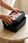 mykona-fagitodoxeio-lunchbox-me-ektipwsi-onoma-afierosi-black-c-0036-1.jpg