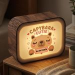 Lightbox – Επιτραπέζιο Φωτιστικό με Όνομα & Σχέδιο Capybara